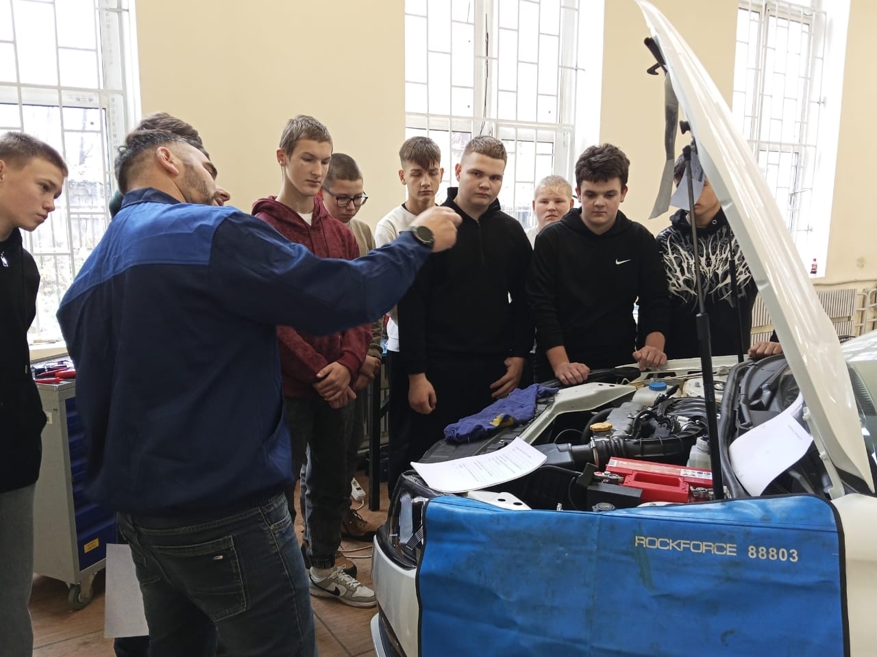 В рамках единой модели профориентации учащиеся 8-9-х классов  школ района  посетили Индустриально-педагогический колледж им.Чурилина в городе Кирове..