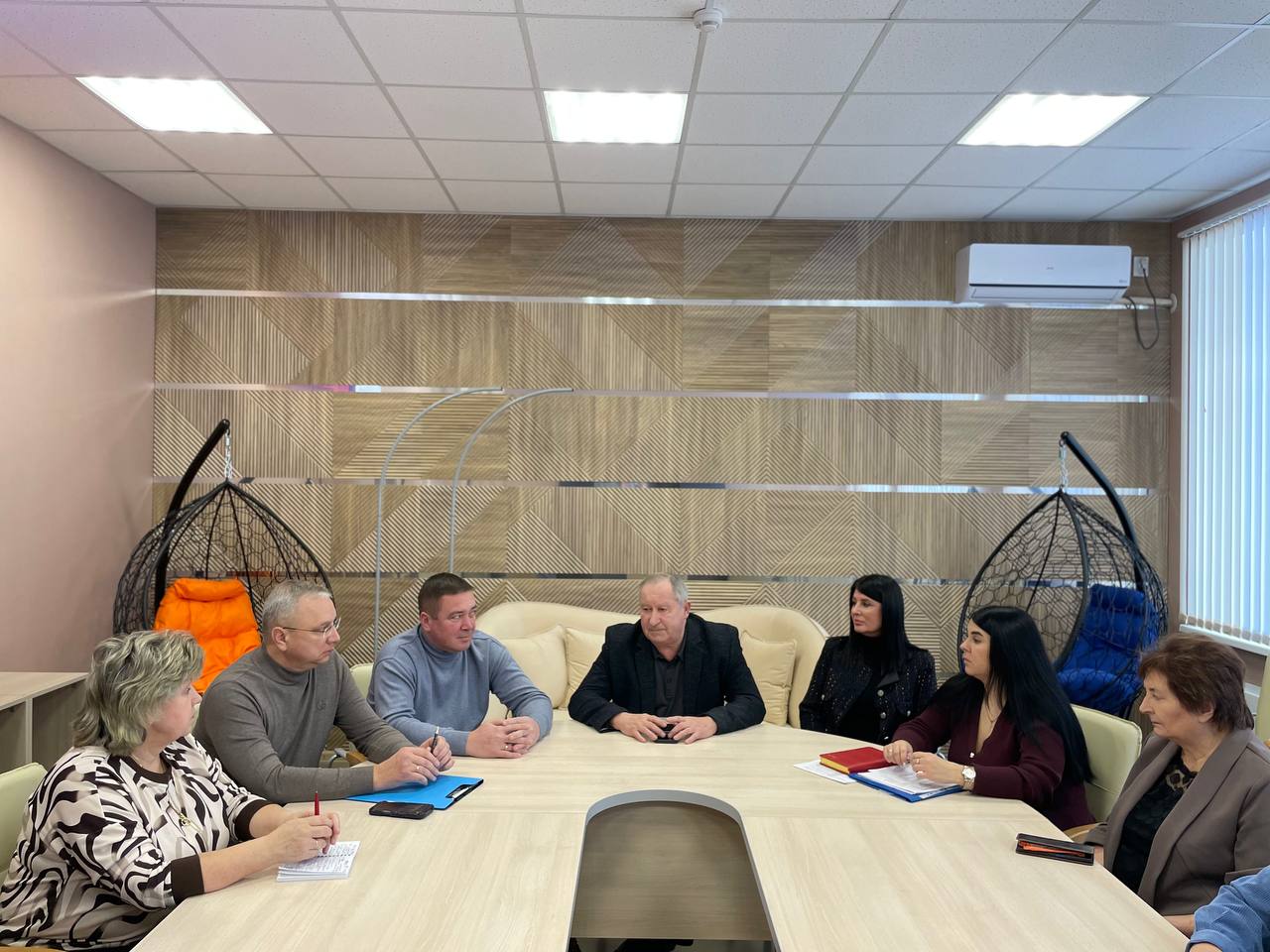 Подвели важные итоги и наметили новые ориентиры в сфере образования и здравоохранения..