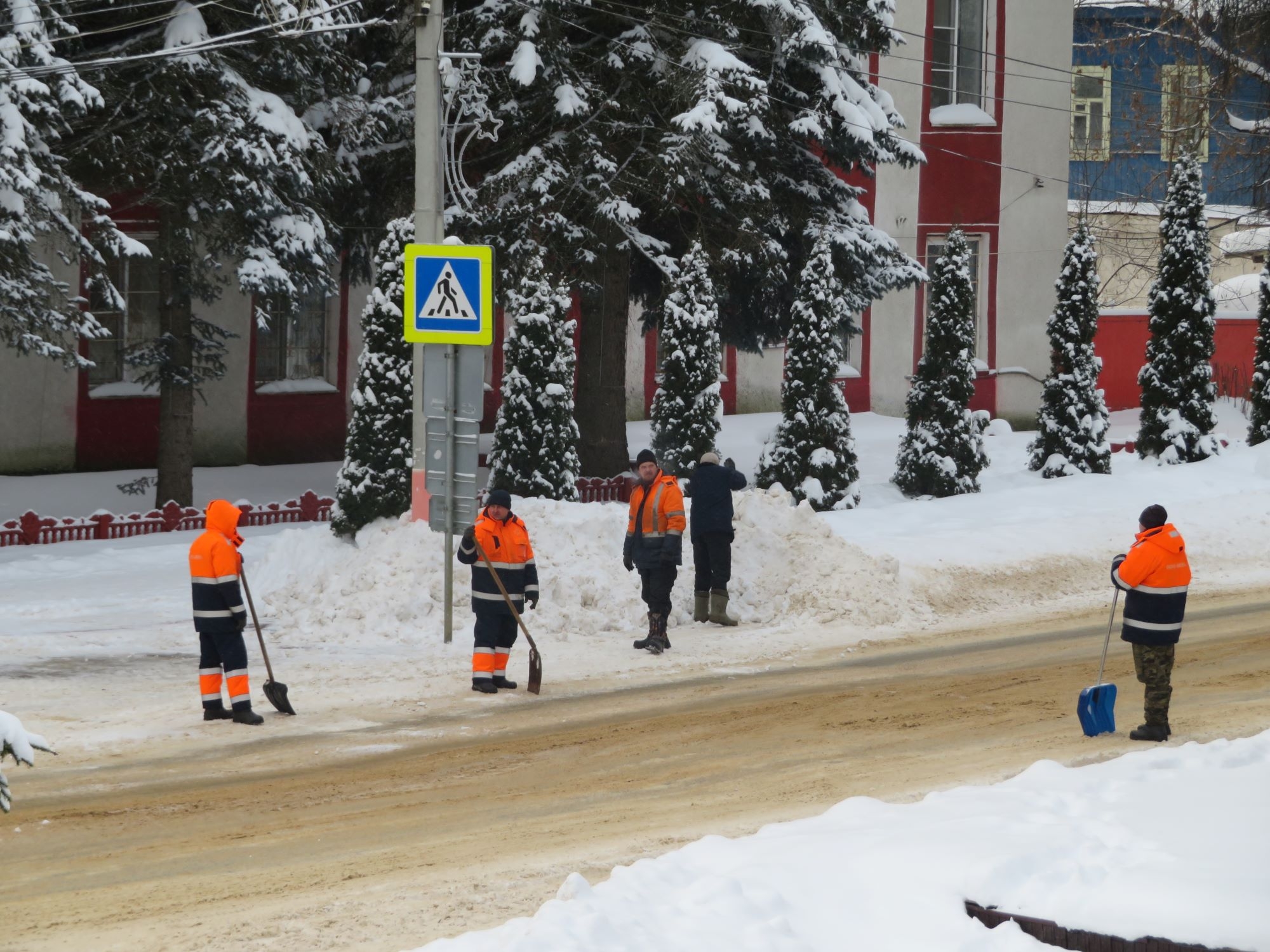 Зима в разгаре: как город справляется со снегопадами ❄️.