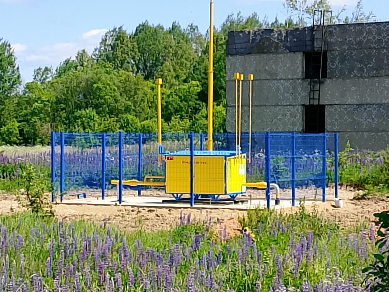 Ведутся строительно-монтажные работы межпоселкового газопровода к деревне Суборовка - село Любунь - деревня Церковщина Спас-Деменского района.